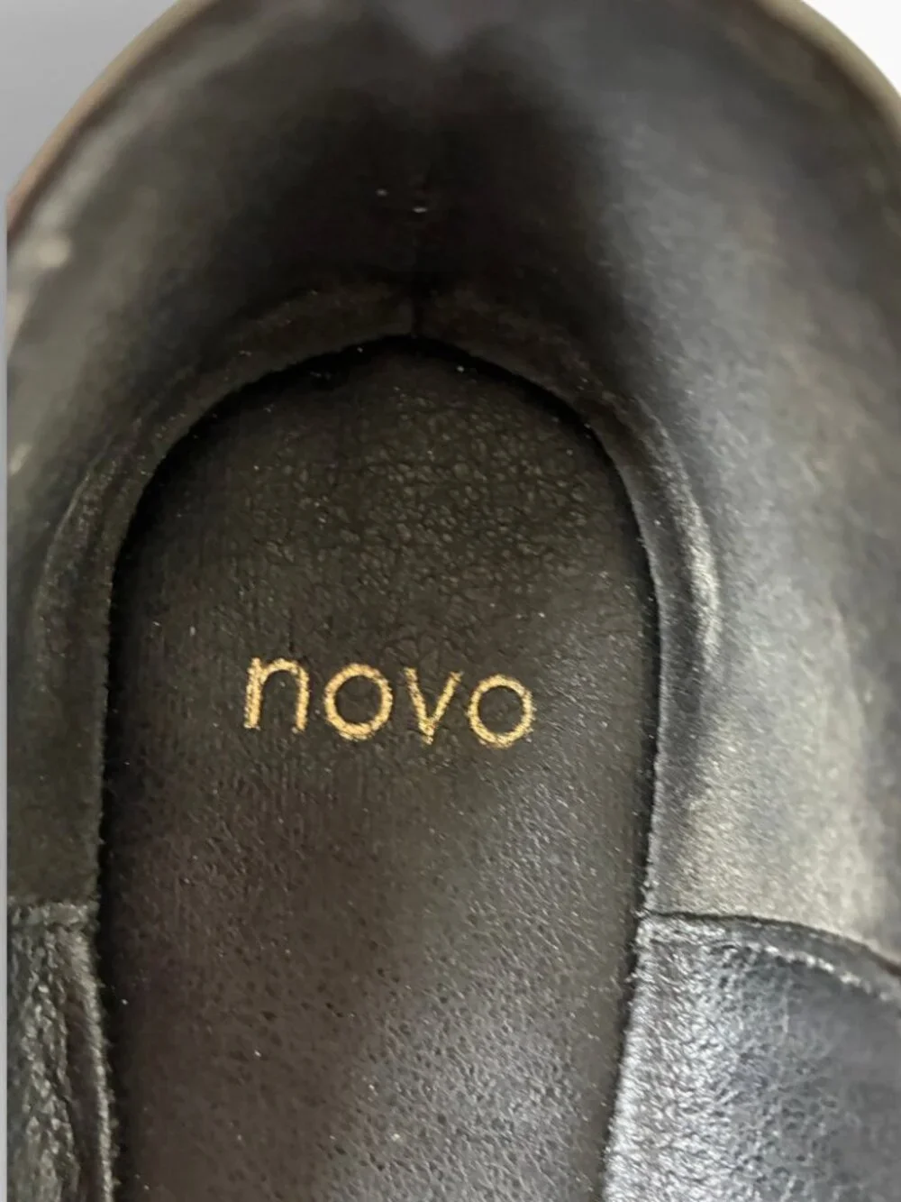 Novo Shoes 🖤 sleek